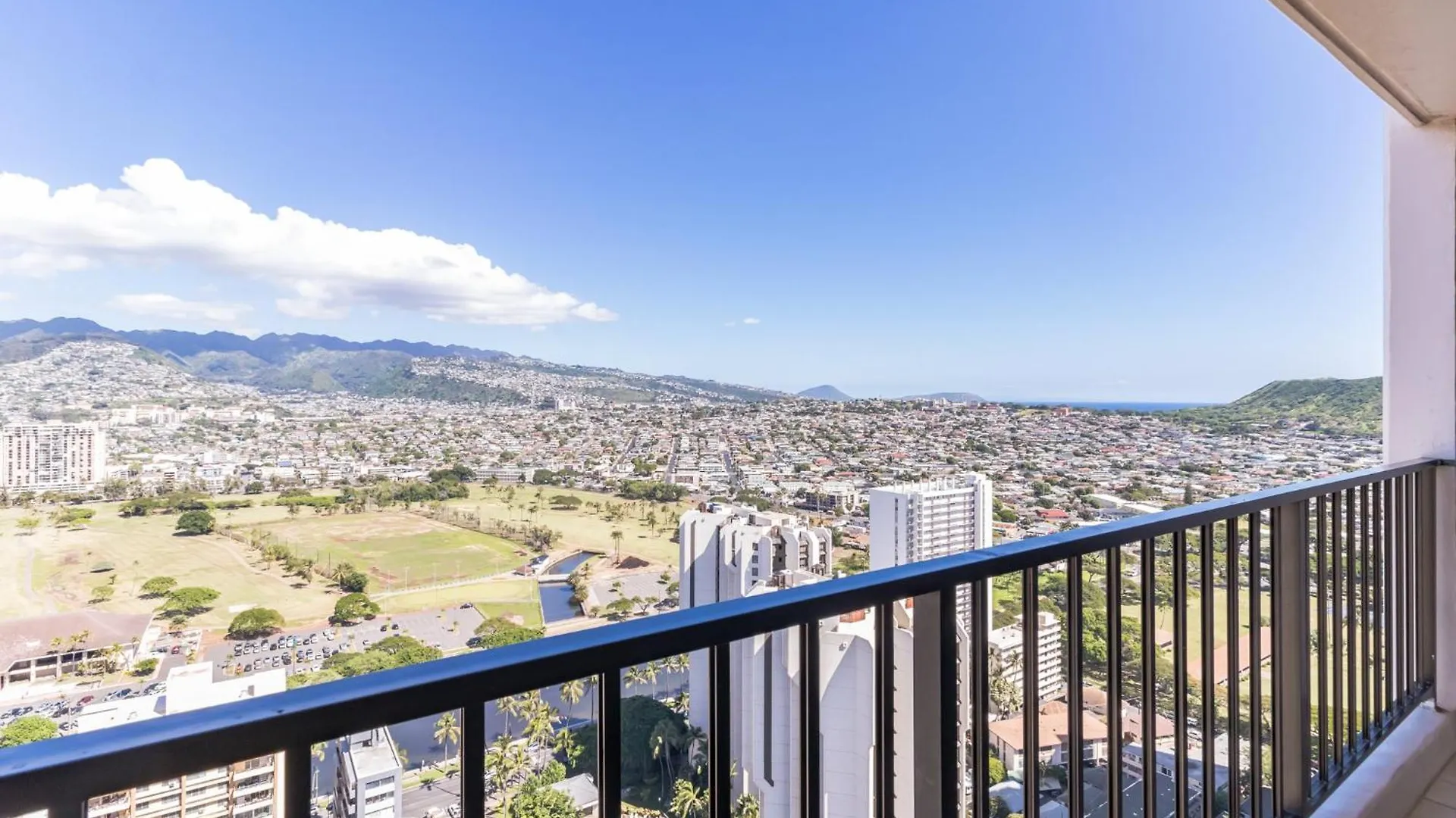 Incredible Panoramic Views, Full Kitchen And Free Parking Daire Honolulu