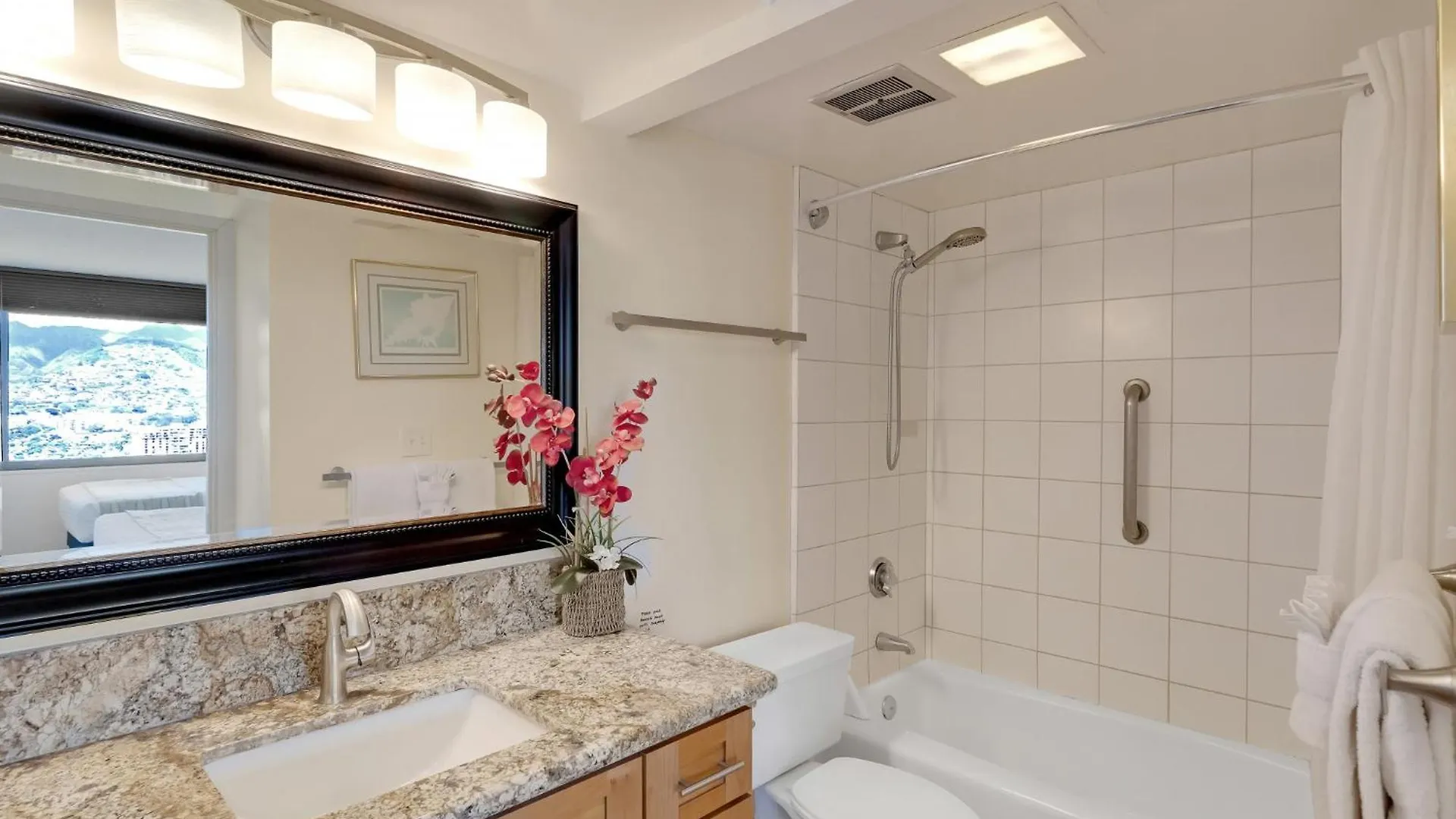 Incredible Panoramic Views, Full Kitchen And Free Parking Daire Honolulu