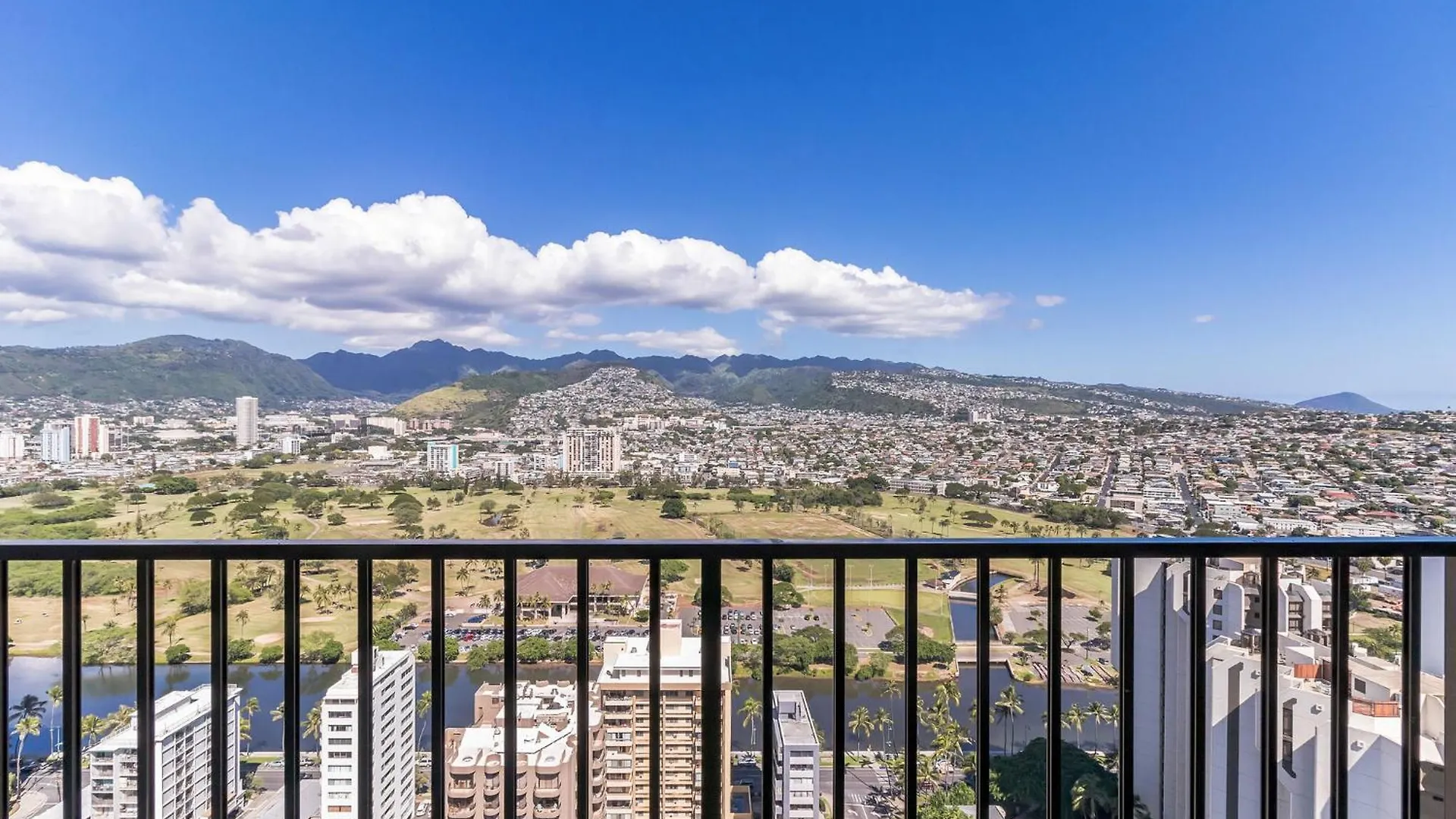 Incredible Panoramic Views, Full Kitchen And Free Parking Daire Honolulu ABD